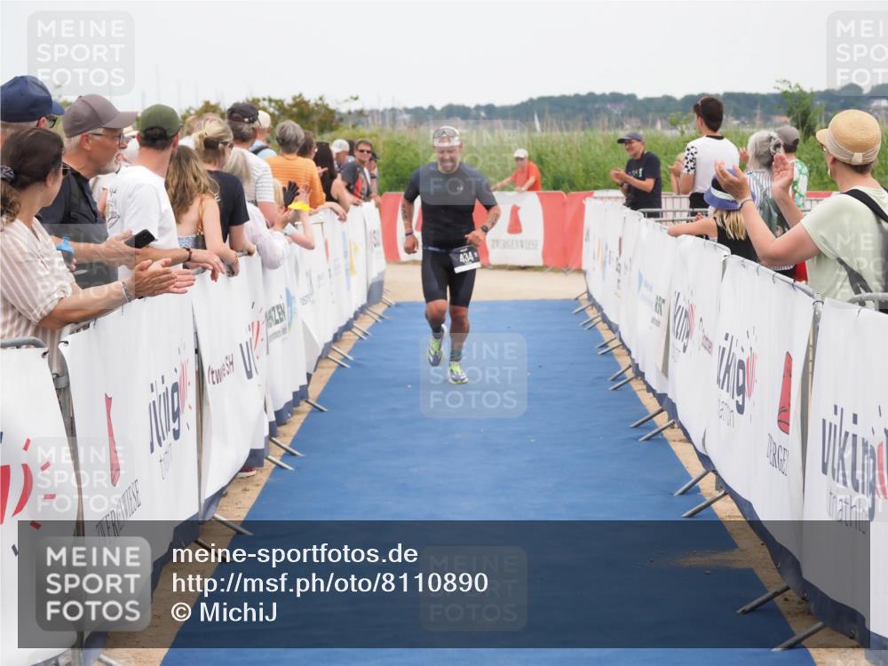 22.06.2025 - Viking Triathlon MichiJ http://msf.ph/oto/8110890 22.06.2025 15:02:21 Ziel 434 meine-sportfotos.de