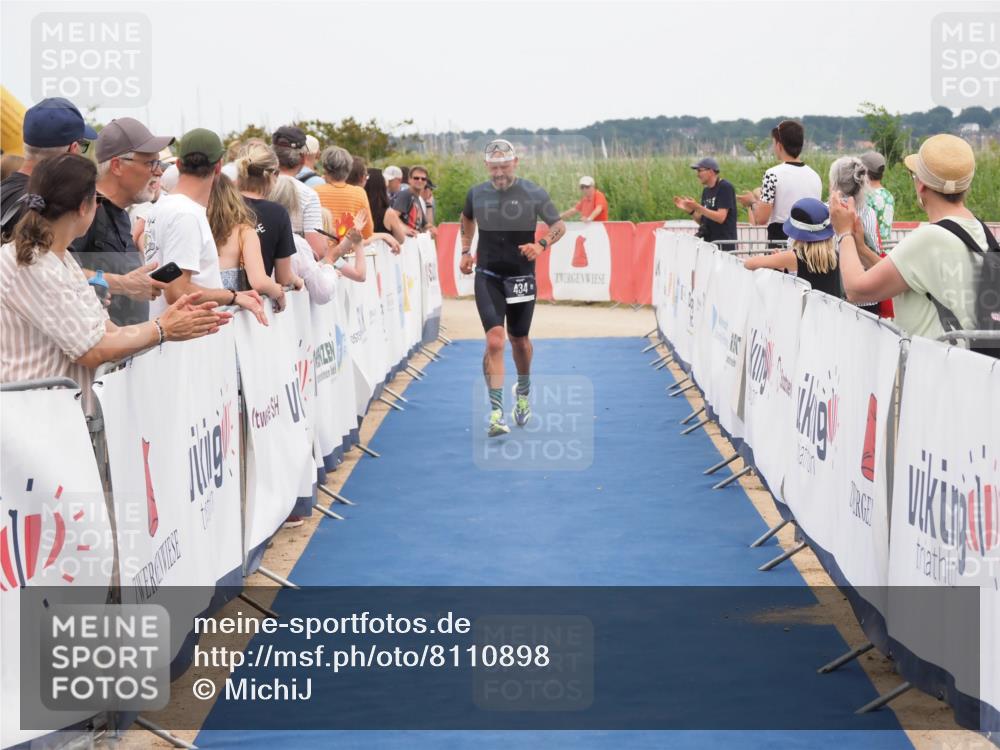 22.06.2025 - Viking Triathlon MichiJ http://msf.ph/oto/8110898 22.06.2025 15:02:21 Ziel 434 meine-sportfotos.de
