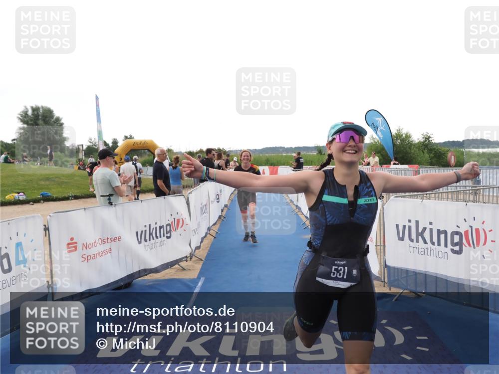22.06.2025 - Viking Triathlon MichiJ http://msf.ph/oto/8110904 22.06.2025 16:22:33 Ziel 425, 531 meine-sportfotos.de