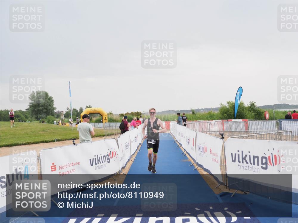 22.06.2025 - Viking Triathlon MichiJ http://msf.ph/oto/8110949 22.06.2025 16:39:43 Ziel 144 meine-sportfotos.de