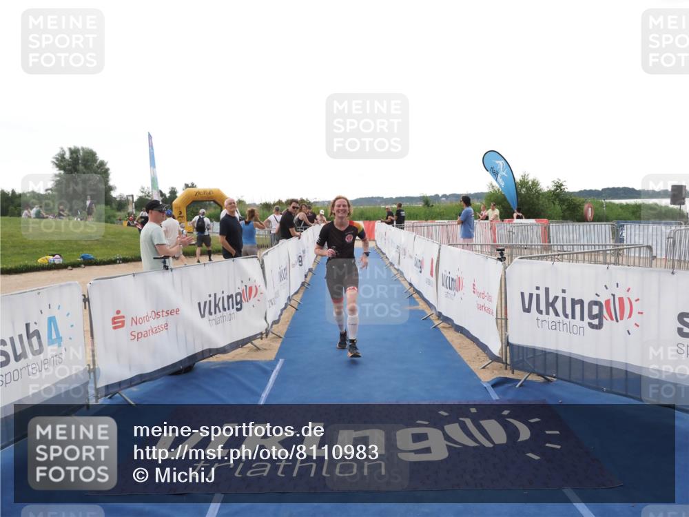 22.06.2025 - Viking Triathlon MichiJ http://msf.ph/oto/8110983 22.06.2025 16:22:34 Ziel 425, 531 meine-sportfotos.de