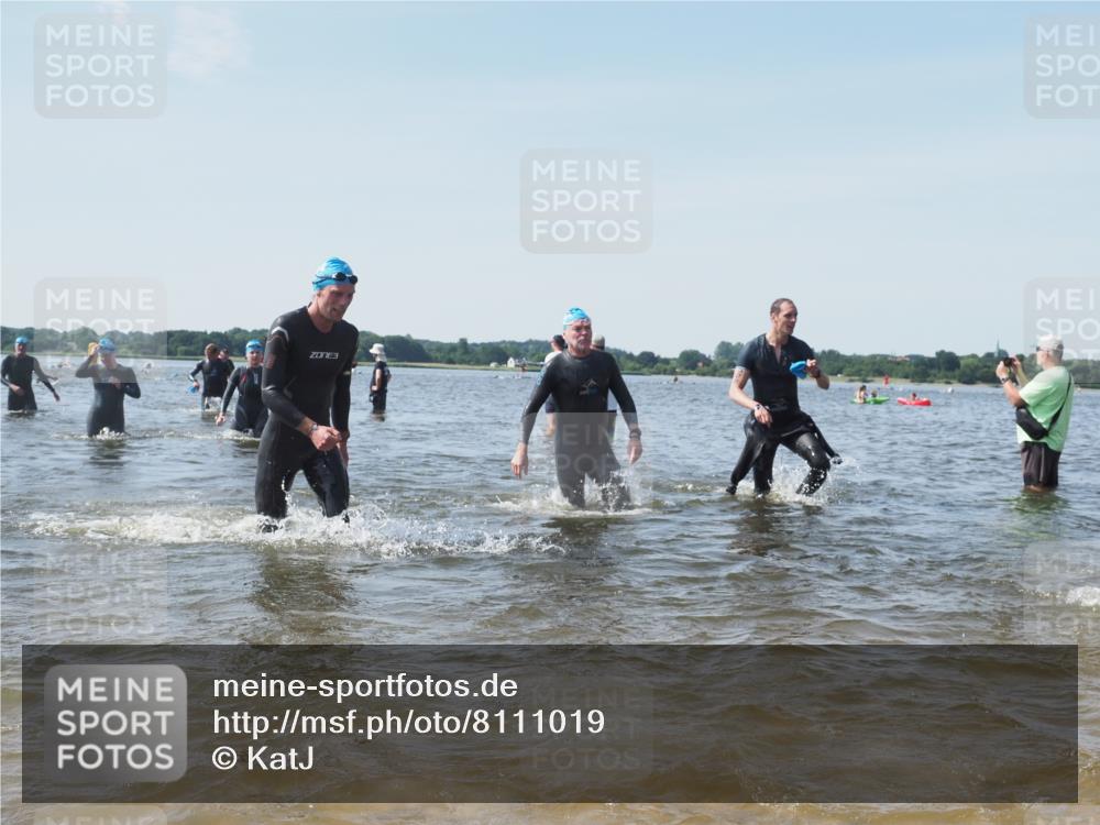 22.06.2025 - Viking Triathlon KatJ http://msf.ph/oto/8111019 22.06.2025 10:39:39 Schwimmen 25, 29, 86, 93, 117, 138, 150, 244, 337, 423, 529 meine-sportfotos.de