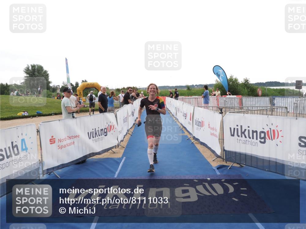 22.06.2025 - Viking Triathlon MichiJ http://msf.ph/oto/8111033 22.06.2025 16:22:34 Ziel 425, 531 meine-sportfotos.de