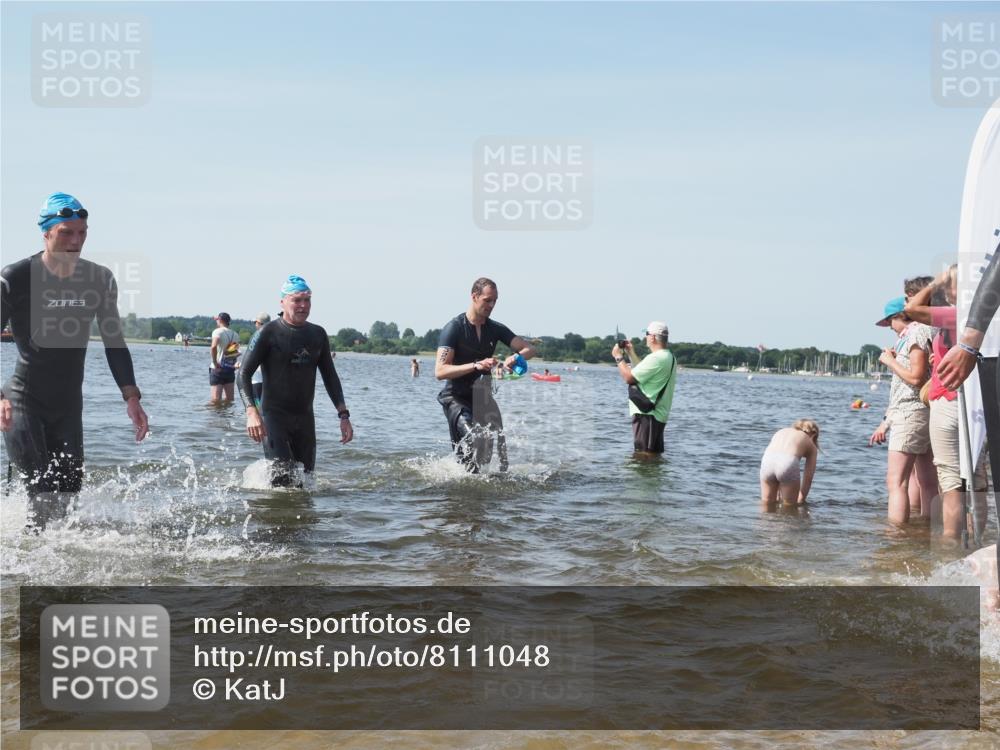 22.06.2025 - Viking Triathlon KatJ http://msf.ph/oto/8111048 22.06.2025 10:39:40 Schwimmen 25, 29, 86, 93, 117, 138, 150, 244, 337, 423, 518, 529 meine-sportfotos.de