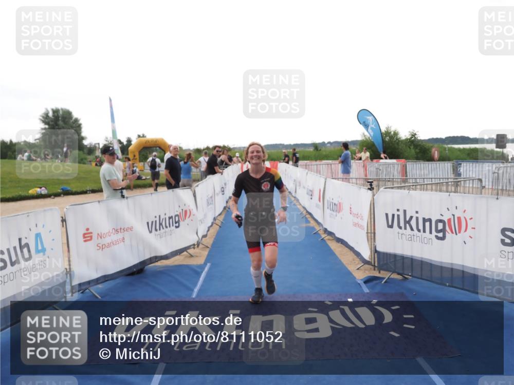 22.06.2025 - Viking Triathlon MichiJ http://msf.ph/oto/8111052 22.06.2025 16:22:34 Ziel 425, 531 meine-sportfotos.de