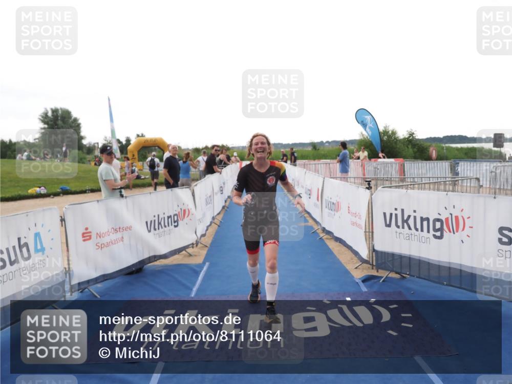 22.06.2025 - Viking Triathlon MichiJ http://msf.ph/oto/8111064 22.06.2025 16:22:35 Ziel 425, 531 meine-sportfotos.de