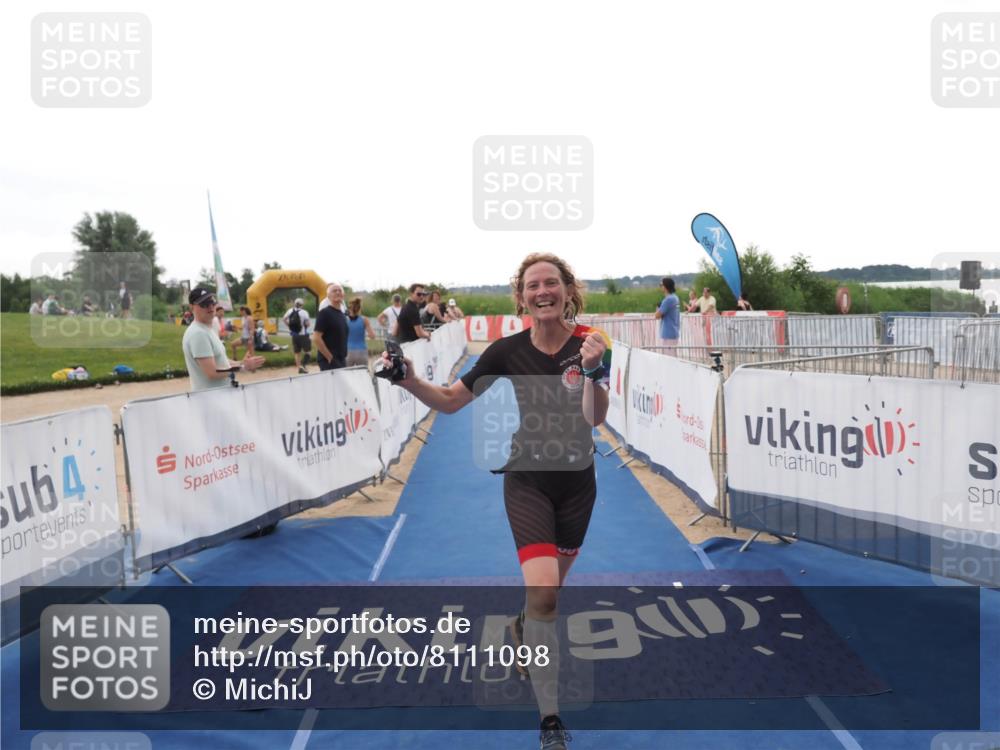 22.06.2025 - Viking Triathlon MichiJ http://msf.ph/oto/8111098 22.06.2025 16:22:35 Ziel 425, 531 meine-sportfotos.de