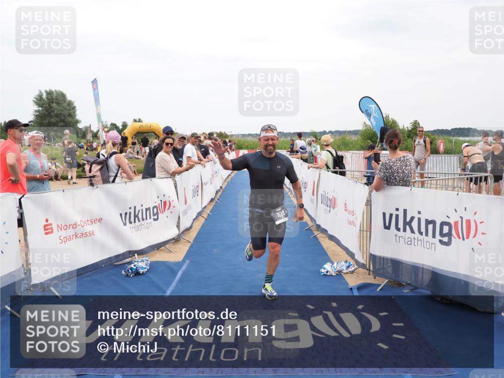 22.06.2025 - Viking Triathlon MichiJ http://msf.ph/oto/8111151 22.06.2025 15:02:25 Ziel 434 meine-sportfotos.de