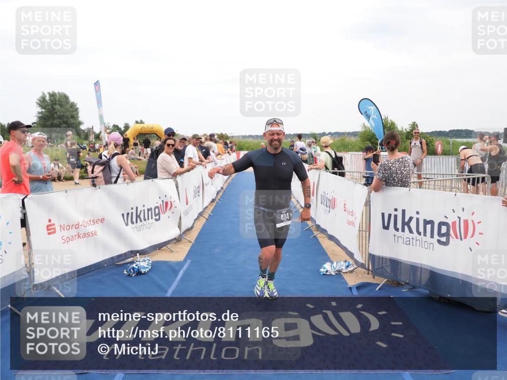 22.06.2025 - Viking Triathlon MichiJ http://msf.ph/oto/8111165 22.06.2025 15:02:25 Ziel 434 meine-sportfotos.de