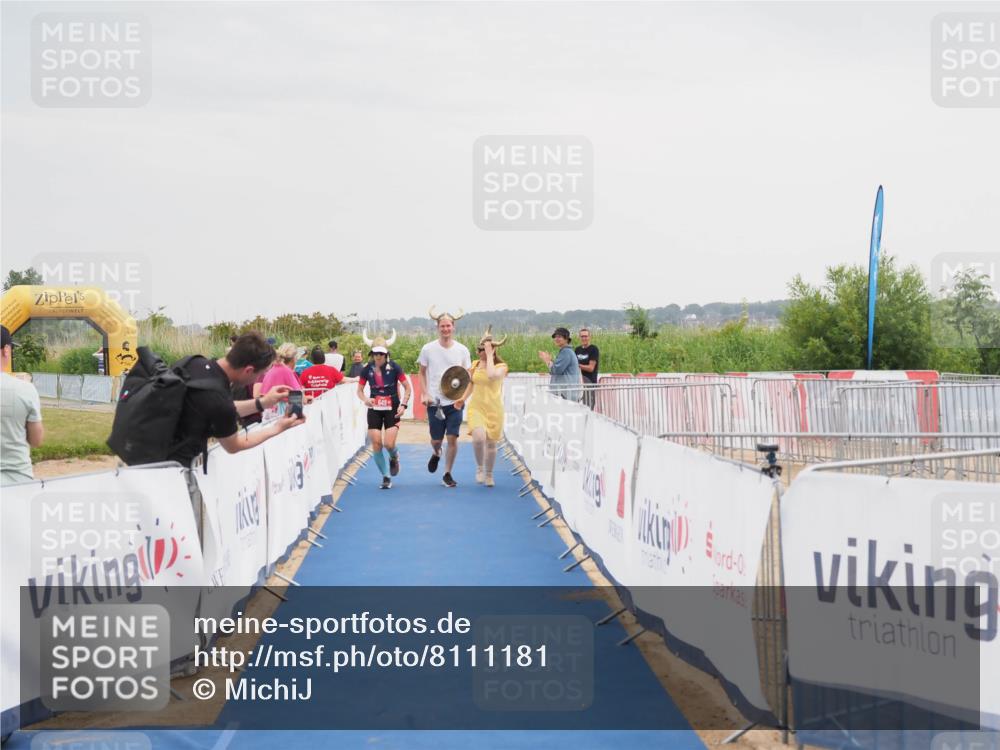 22.06.2025 - Viking Triathlon MichiJ http://msf.ph/oto/8111181 22.06.2025 16:40:53 Ziel 649 meine-sportfotos.de