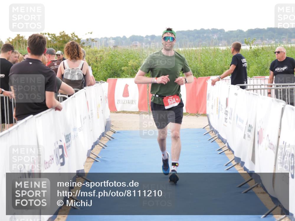 22.06.2025 - Viking Triathlon MichiJ http://msf.ph/oto/8111210 22.06.2025 16:23:16 Ziel 634 meine-sportfotos.de