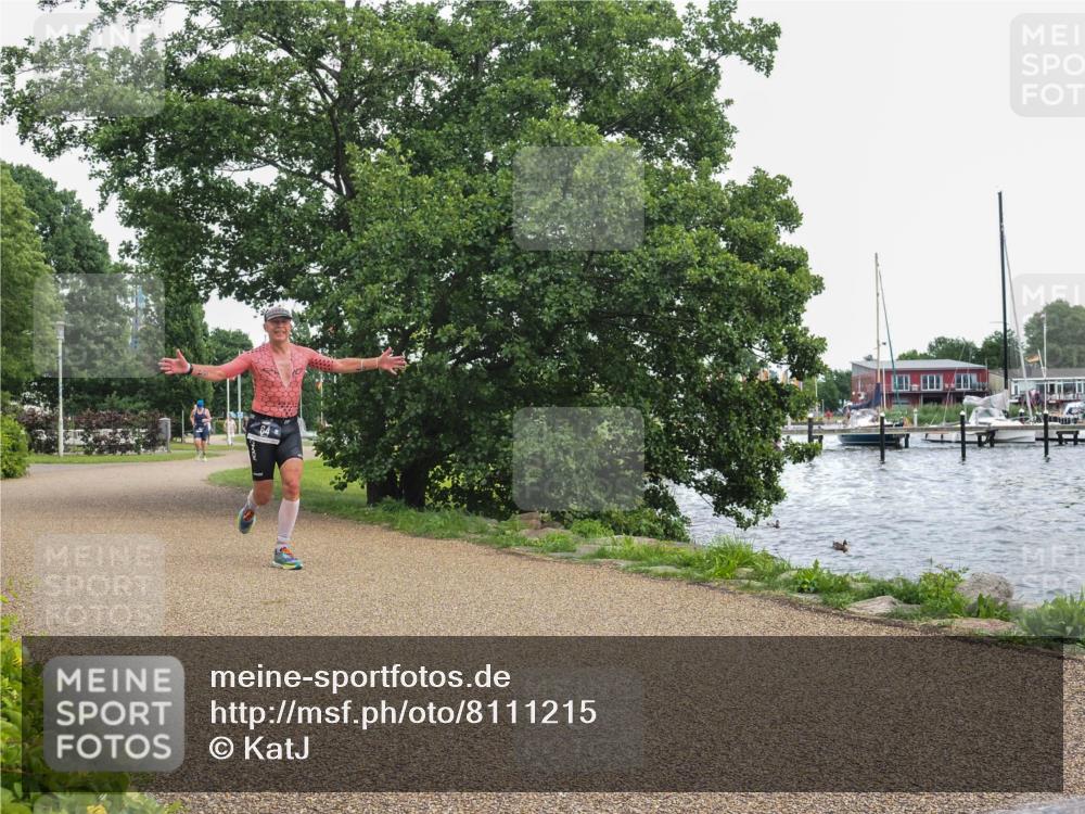 22.06.2025 - Viking Triathlon KatJ http://msf.ph/oto/8111215 22.06.2025 15:03:25 Laufen 64 meine-sportfotos.de