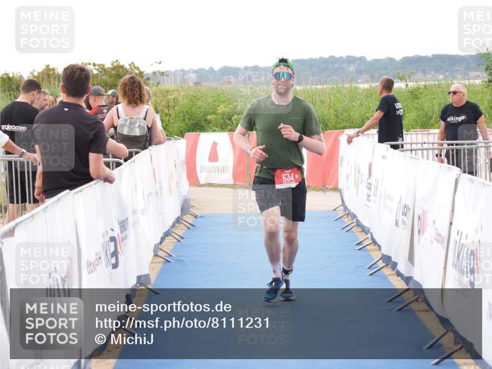 22.06.2025 - Viking Triathlon MichiJ http://msf.ph/oto/8111231 22.06.2025 16:23:17 Ziel 634 meine-sportfotos.de