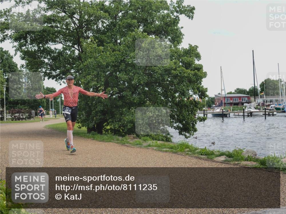 22.06.2025 - Viking Triathlon KatJ http://msf.ph/oto/8111235 22.06.2025 15:03:25 Laufen 64 meine-sportfotos.de