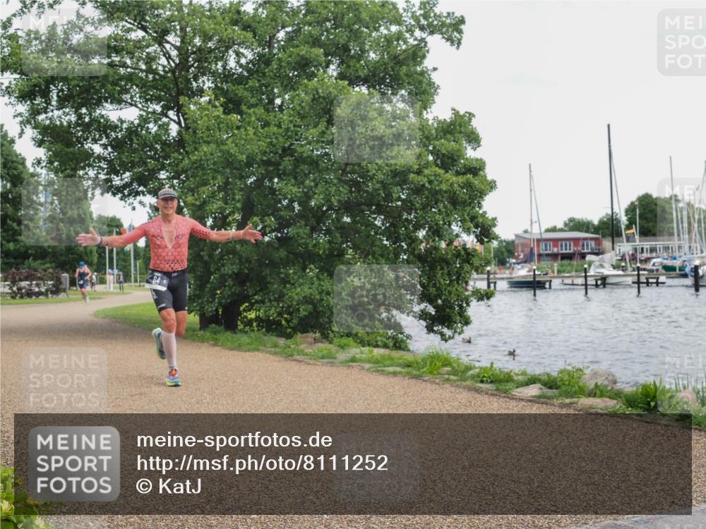 22.06.2025 - Viking Triathlon KatJ http://msf.ph/oto/8111252 22.06.2025 15:03:25 Laufen 64 meine-sportfotos.de