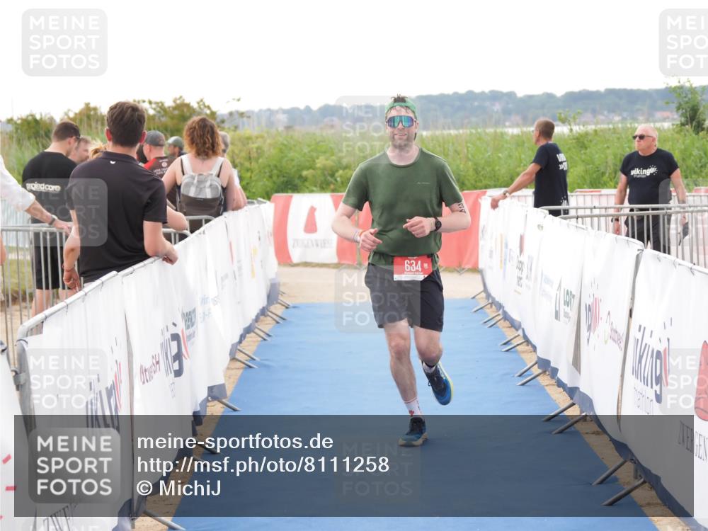 22.06.2025 - Viking Triathlon MichiJ http://msf.ph/oto/8111258 22.06.2025 16:23:17 Ziel 634 meine-sportfotos.de