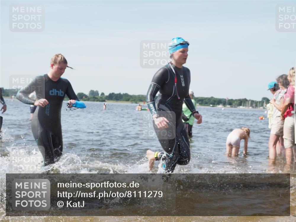 22.06.2025 - Viking Triathlon KatJ http://msf.ph/oto/8111279 22.06.2025 10:39:47 Schwimmen 25, 29, 86, 244, 283, 423, 437, 518 meine-sportfotos.de