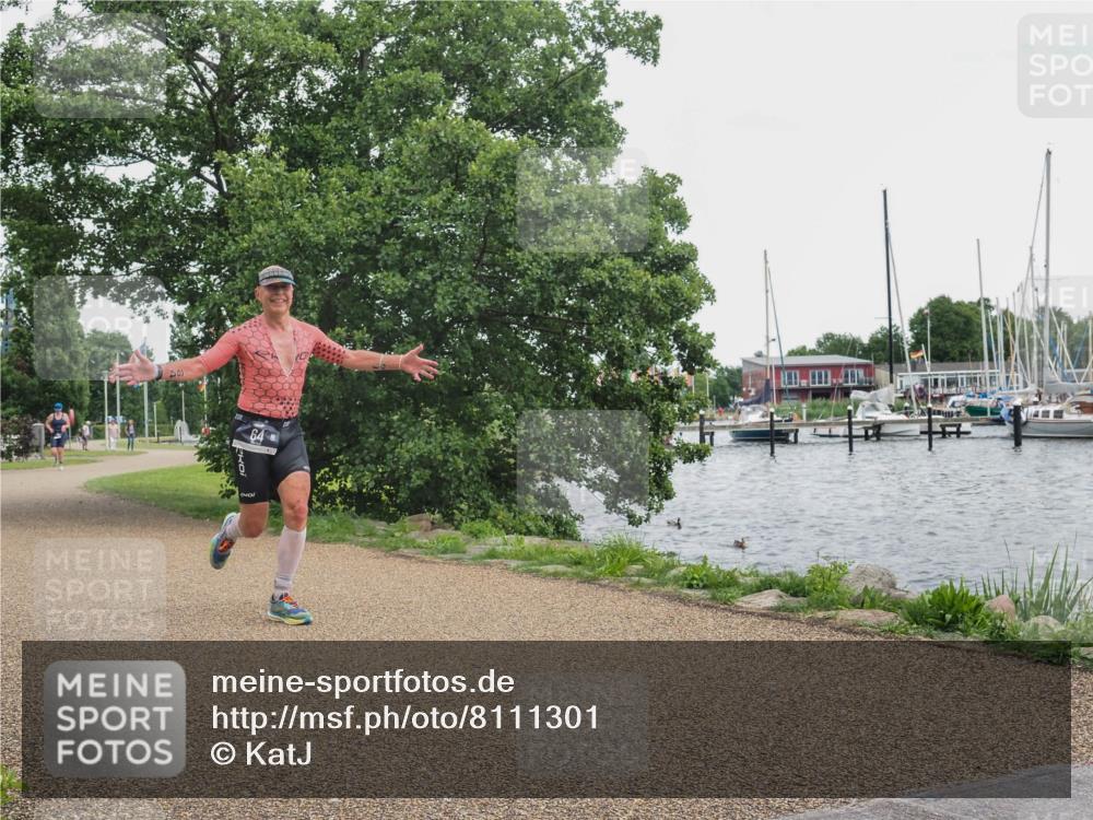 22.06.2025 - Viking Triathlon KatJ http://msf.ph/oto/8111301 22.06.2025 15:03:26 Laufen 64 meine-sportfotos.de
