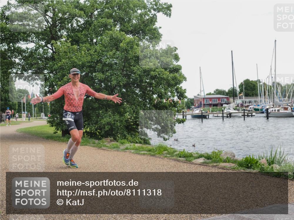22.06.2025 - Viking Triathlon KatJ http://msf.ph/oto/8111318 22.06.2025 15:03:26 Laufen 64 meine-sportfotos.de