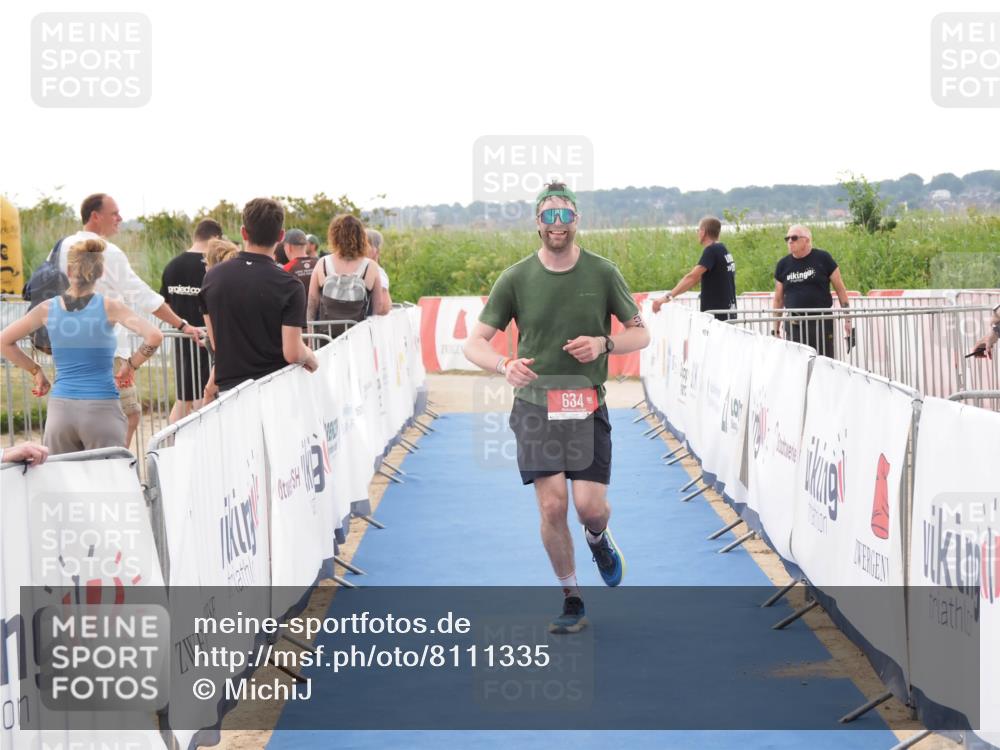 22.06.2025 - Viking Triathlon MichiJ http://msf.ph/oto/8111335 22.06.2025 16:23:17 Ziel 634 meine-sportfotos.de