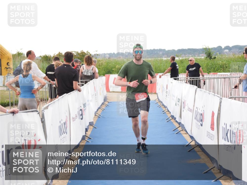 22.06.2025 - Viking Triathlon MichiJ http://msf.ph/oto/8111349 22.06.2025 16:23:18 Ziel 634 meine-sportfotos.de