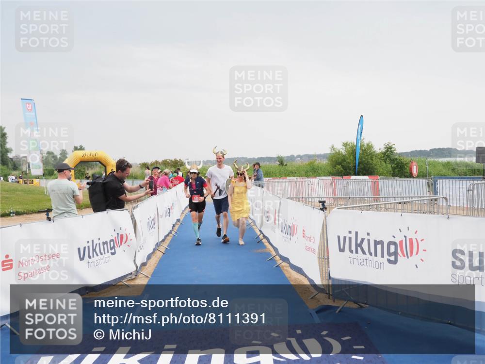 22.06.2025 - Viking Triathlon MichiJ http://msf.ph/oto/8111391 22.06.2025 16:40:55 Ziel 649 meine-sportfotos.de