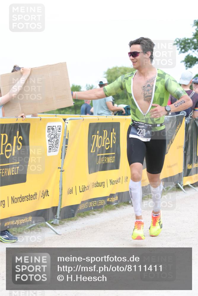 22.06.2025 - Viking Triathlon H.Heesch http://msf.ph/oto/8111411 22.06.2025 14:47:17 Laufen 220 meine-sportfotos.de