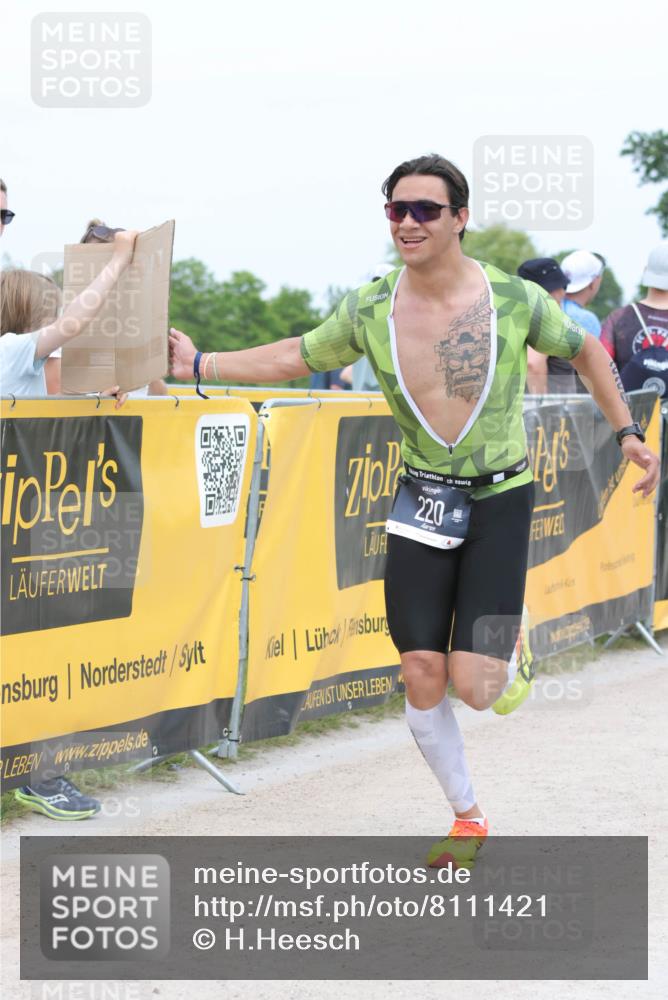22.06.2025 - Viking Triathlon H.Heesch http://msf.ph/oto/8111421 22.06.2025 14:47:17 Laufen 220 meine-sportfotos.de