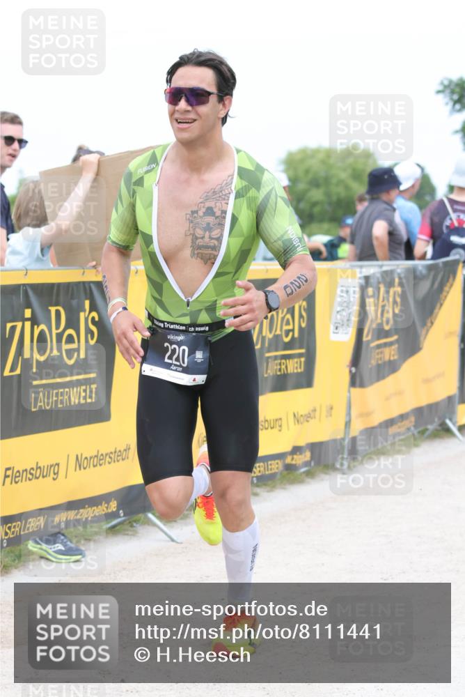 22.06.2025 - Viking Triathlon H.Heesch http://msf.ph/oto/8111441 22.06.2025 14:47:17 Laufen 220 meine-sportfotos.de