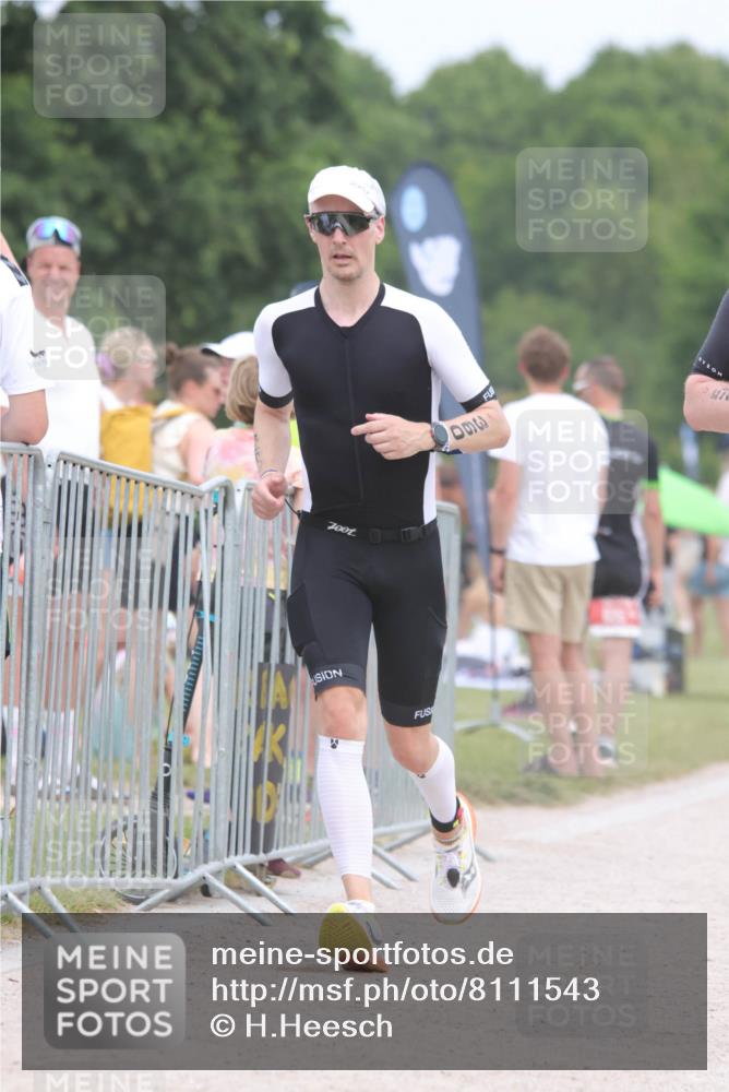 22.06.2025 - Viking Triathlon H.Heesch http://msf.ph/oto/8111543 22.06.2025 14:47:32 Laufen 61, 360, 469, 532, 607 meine-sportfotos.de