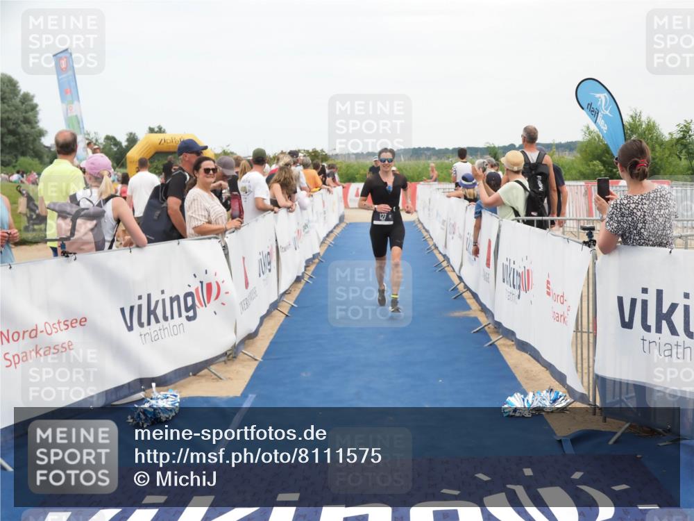22.06.2025 - Viking Triathlon MichiJ http://msf.ph/oto/8111575 22.06.2025 15:02:39 Ziel 127, 529 meine-sportfotos.de