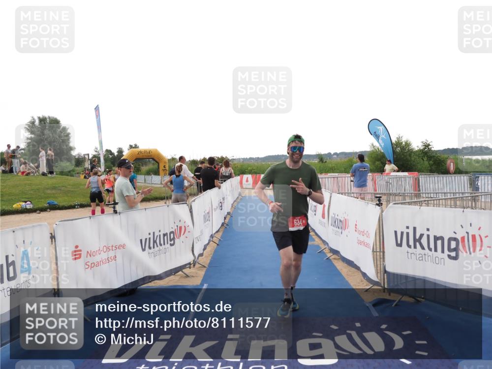 22.06.2025 - Viking Triathlon MichiJ http://msf.ph/oto/8111577 22.06.2025 16:23:19 Ziel 634 meine-sportfotos.de