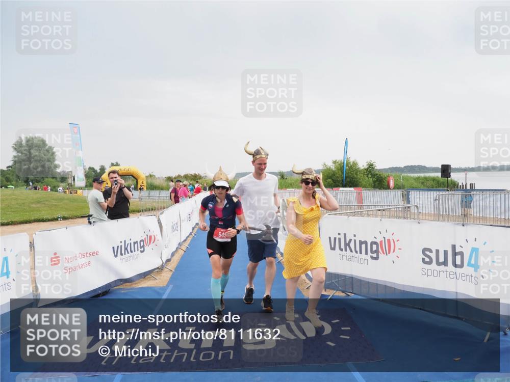 22.06.2025 - Viking Triathlon MichiJ http://msf.ph/oto/8111632 22.06.2025 16:40:57 Ziel 649 meine-sportfotos.de