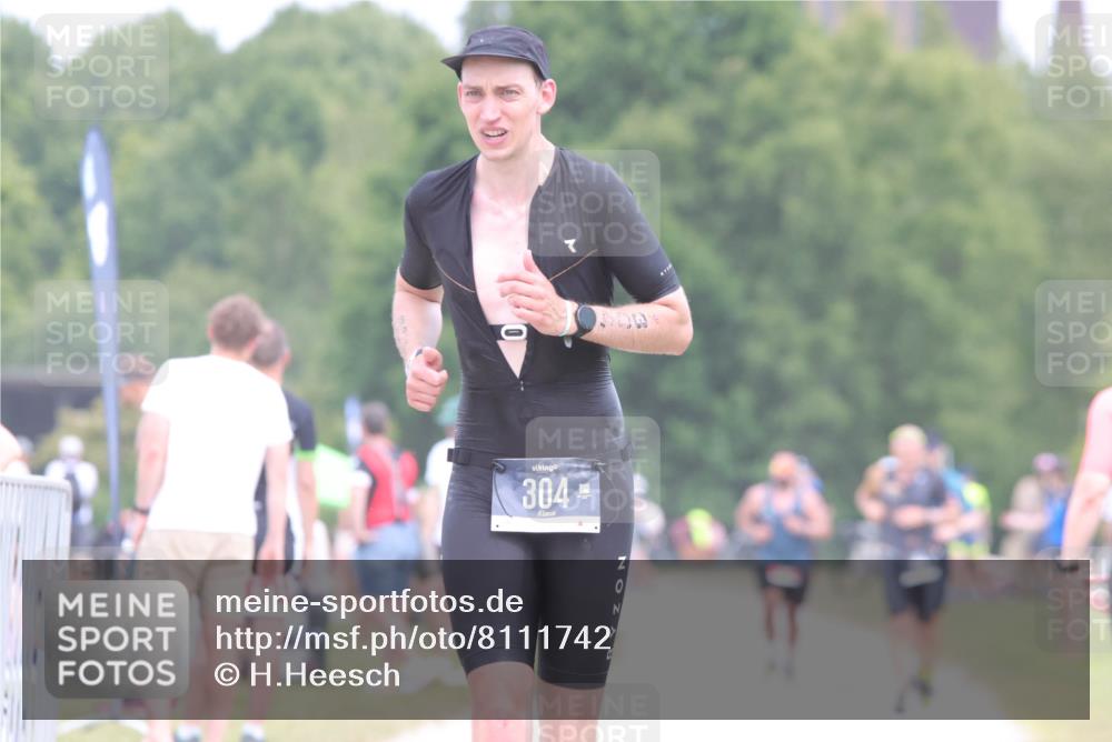 22.06.2025 - Viking Triathlon H.Heesch http://msf.ph/oto/8111742 22.06.2025 14:47:55 Laufen 304 meine-sportfotos.de