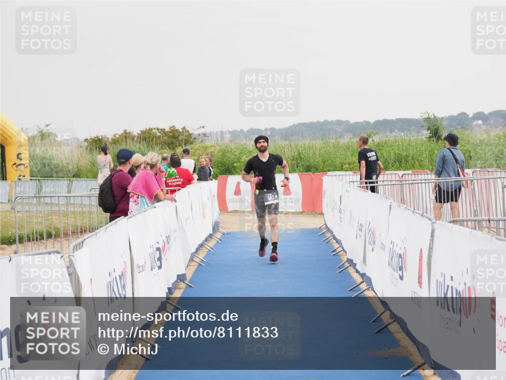 22.06.2025 - Viking Triathlon MichiJ http://msf.ph/oto/8111833 22.06.2025 16:41:07 Ziel 542 meine-sportfotos.de