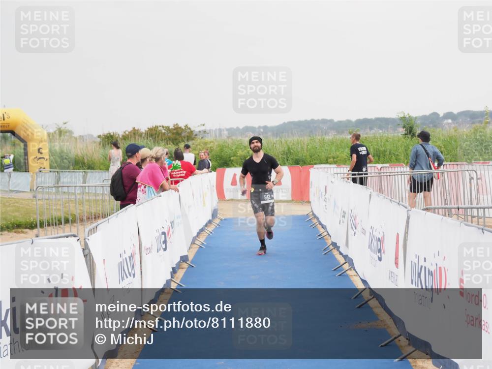 22.06.2025 - Viking Triathlon MichiJ http://msf.ph/oto/8111880 22.06.2025 16:41:08 Ziel 542 meine-sportfotos.de