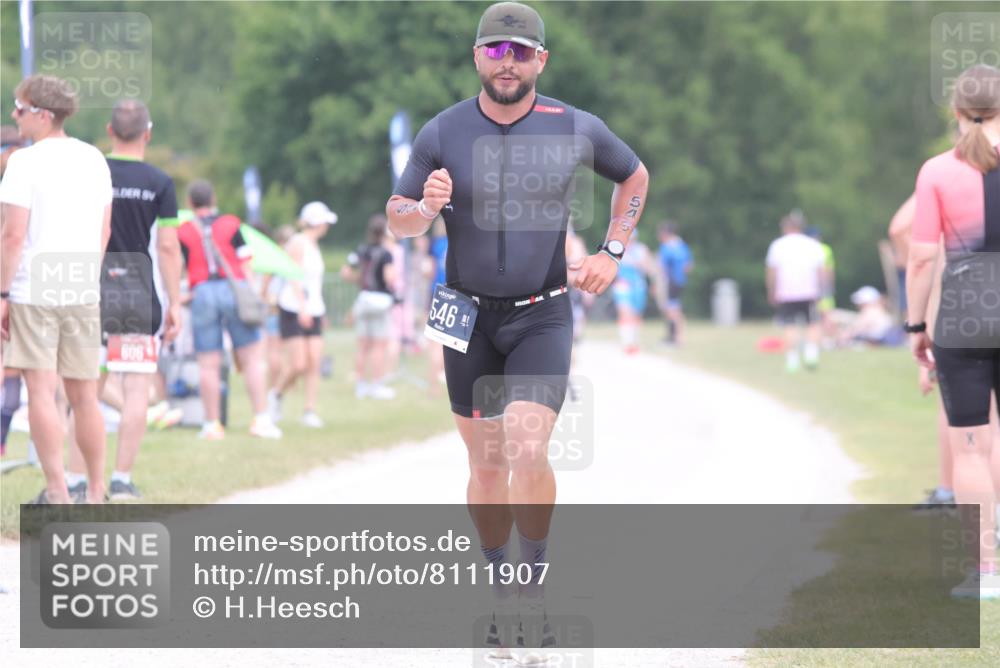 22.06.2025 - Viking Triathlon H.Heesch http://msf.ph/oto/8111907 22.06.2025 14:48:26 Laufen 546 meine-sportfotos.de