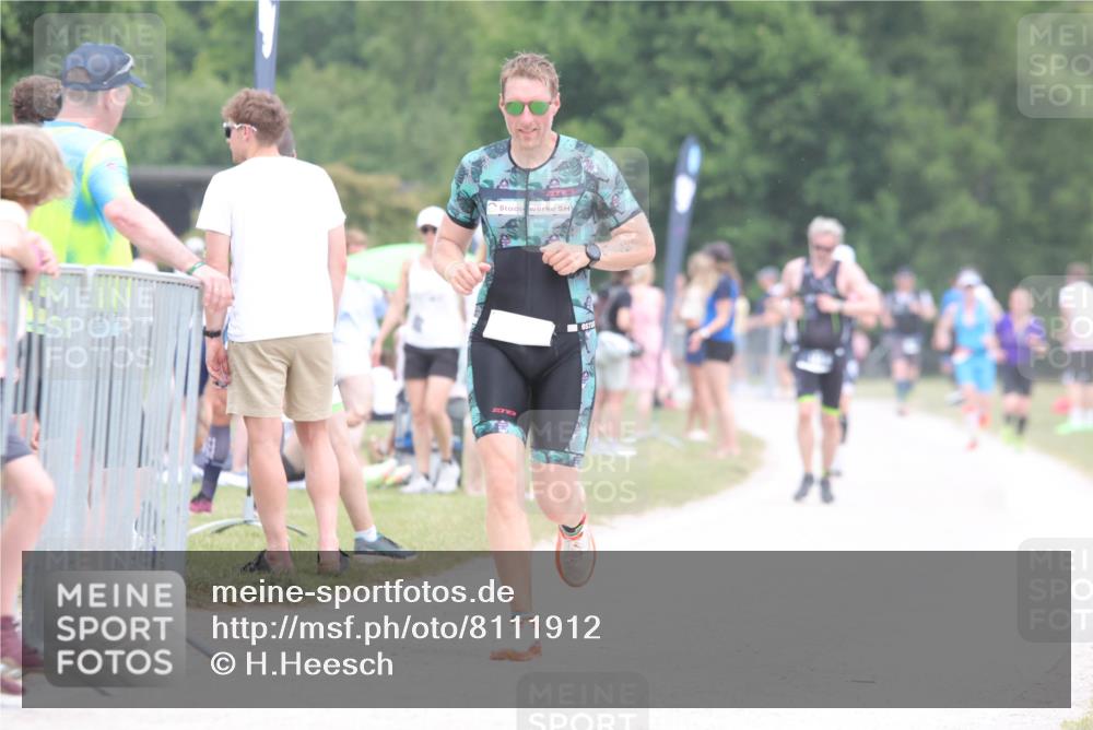 22.06.2025 - Viking Triathlon H.Heesch http://msf.ph/oto/8111912 22.06.2025 14:48:32 Laufen 376, 546 meine-sportfotos.de