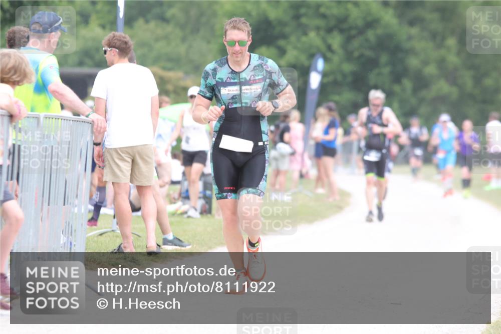 22.06.2025 - Viking Triathlon H.Heesch http://msf.ph/oto/8111922 22.06.2025 14:48:32 Laufen 376, 546 meine-sportfotos.de
