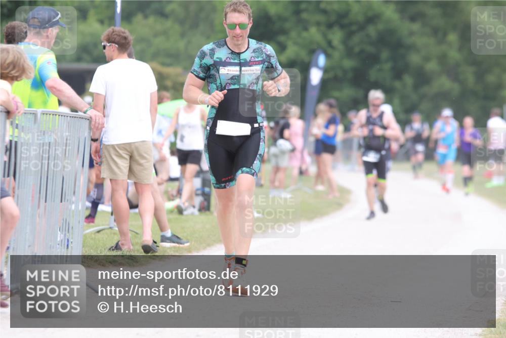 22.06.2025 - Viking Triathlon H.Heesch http://msf.ph/oto/8111929 22.06.2025 14:48:33 Laufen 376, 546 meine-sportfotos.de