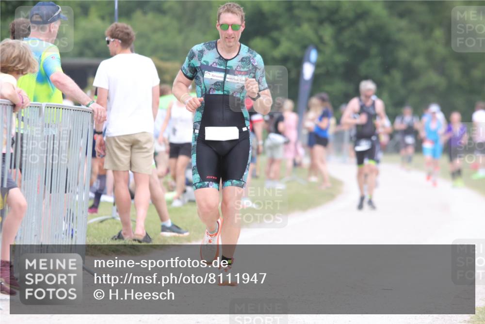 22.06.2025 - Viking Triathlon H.Heesch http://msf.ph/oto/8111947 22.06.2025 14:48:33 Laufen 376, 546 meine-sportfotos.de
