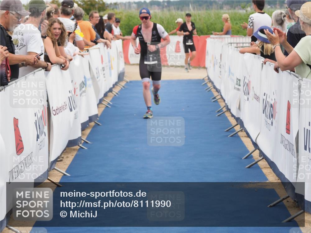 22.06.2025 - Viking Triathlon MichiJ http://msf.ph/oto/8111990 22.06.2025 15:02:48 Ziel 8, 529 meine-sportfotos.de