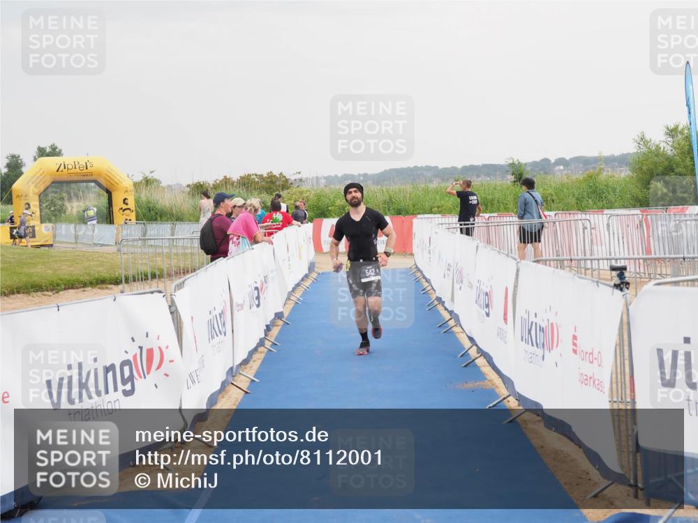 22.06.2025 - Viking Triathlon MichiJ http://msf.ph/oto/8112001 22.06.2025 16:41:09 Ziel 542 meine-sportfotos.de
