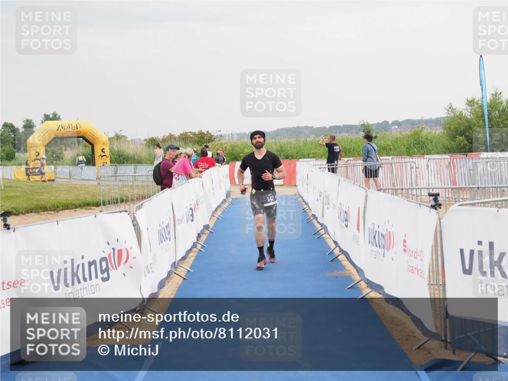 22.06.2025 - Viking Triathlon MichiJ http://msf.ph/oto/8112031 22.06.2025 16:41:10 Ziel 542 meine-sportfotos.de