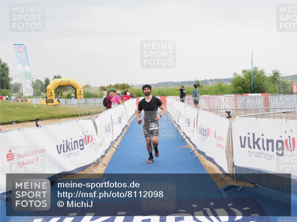 22.06.2025 - Viking Triathlon MichiJ http://msf.ph/oto/8112098 22.06.2025 16:41:11 Ziel 542 meine-sportfotos.de