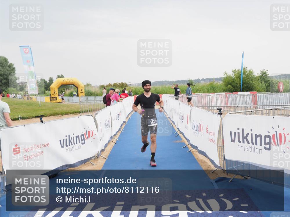 22.06.2025 - Viking Triathlon MichiJ http://msf.ph/oto/8112116 22.06.2025 16:41:11 Ziel 542 meine-sportfotos.de