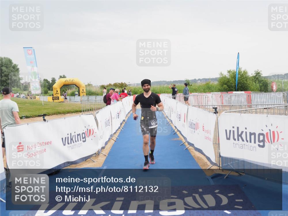 22.06.2025 - Viking Triathlon MichiJ http://msf.ph/oto/8112132 22.06.2025 16:41:11 Ziel 542 meine-sportfotos.de