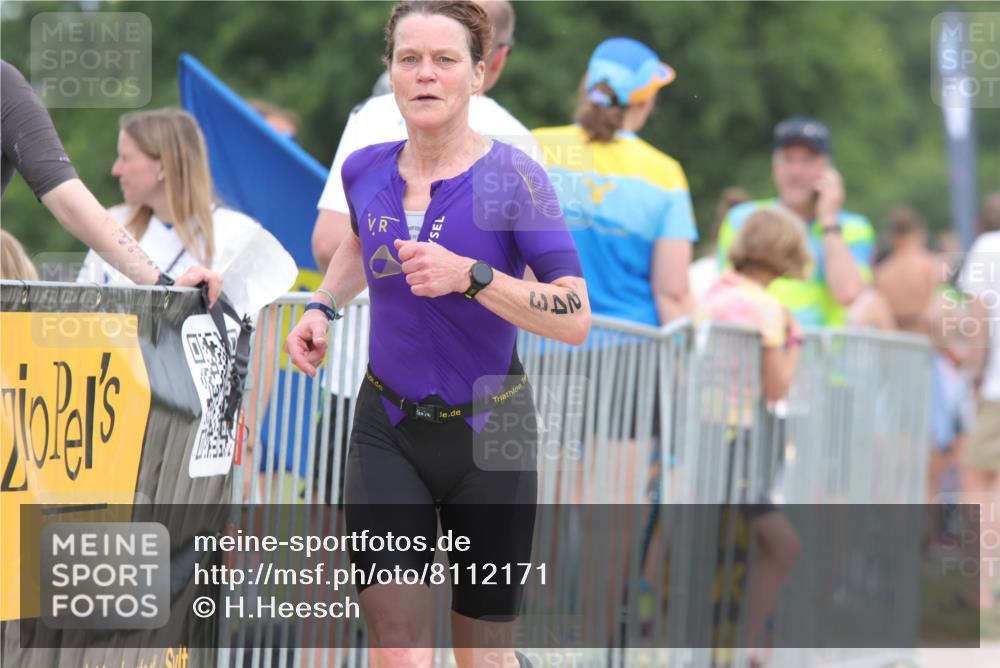 22.06.2025 - Viking Triathlon H.Heesch http://msf.ph/oto/8112171 22.06.2025 14:49:02 Laufen 243 meine-sportfotos.de