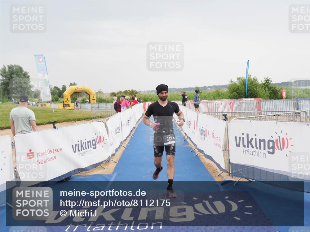 22.06.2025 - Viking Triathlon MichiJ http://msf.ph/oto/8112175 22.06.2025 16:41:12 Ziel 542 meine-sportfotos.de