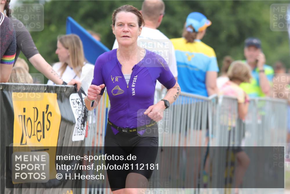22.06.2025 - Viking Triathlon H.Heesch http://msf.ph/oto/8112181 22.06.2025 14:49:02 Laufen 243 meine-sportfotos.de